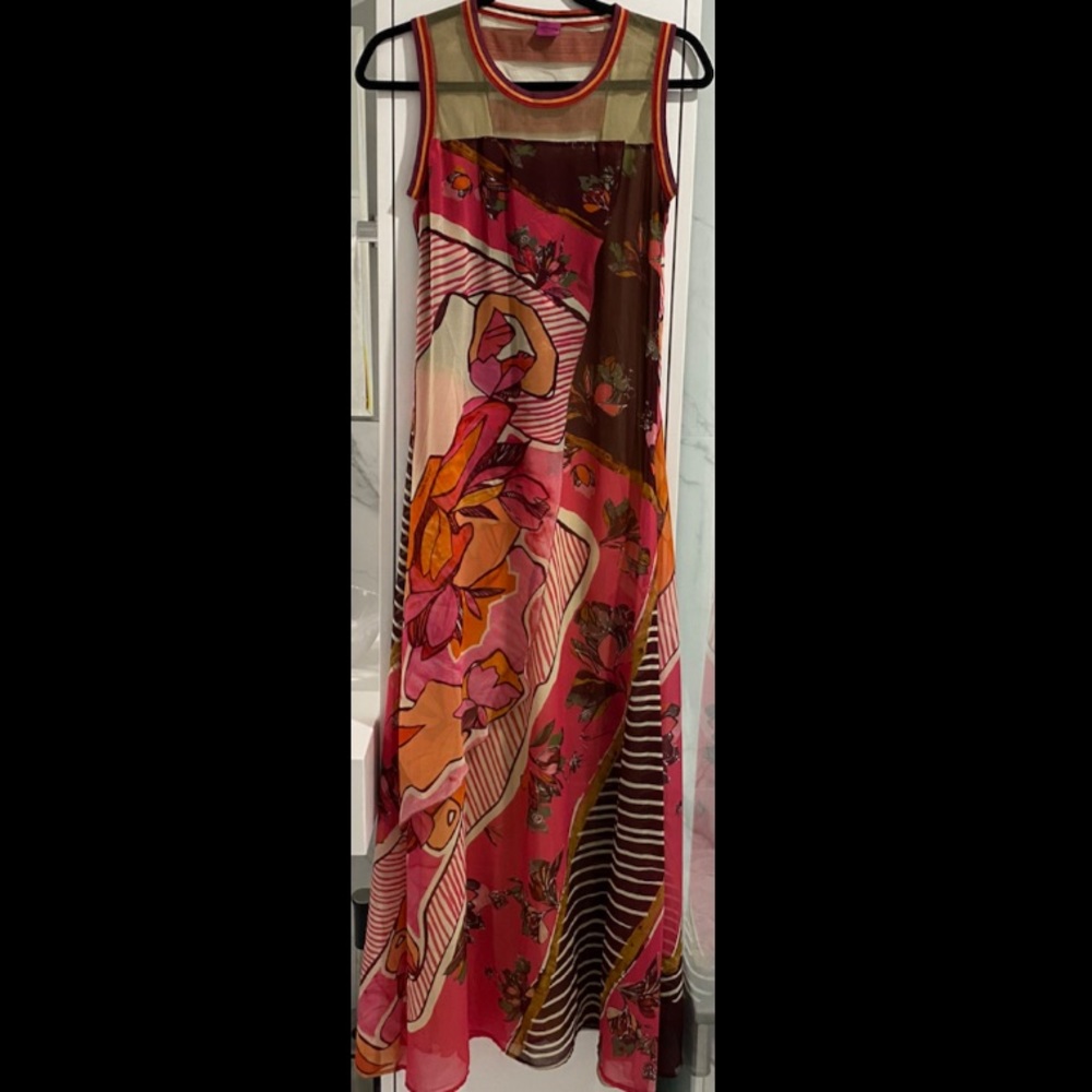 Save the Queen Maxi Dress NWOT Size Small